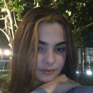 Meet your Posher, Abril